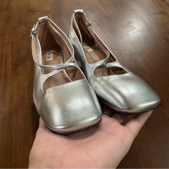 Anthropologie Bibi Lou Cardiff Twist-Strap Leather Mary Jane Heels Silver Sz 40 - Picture 5 of 12